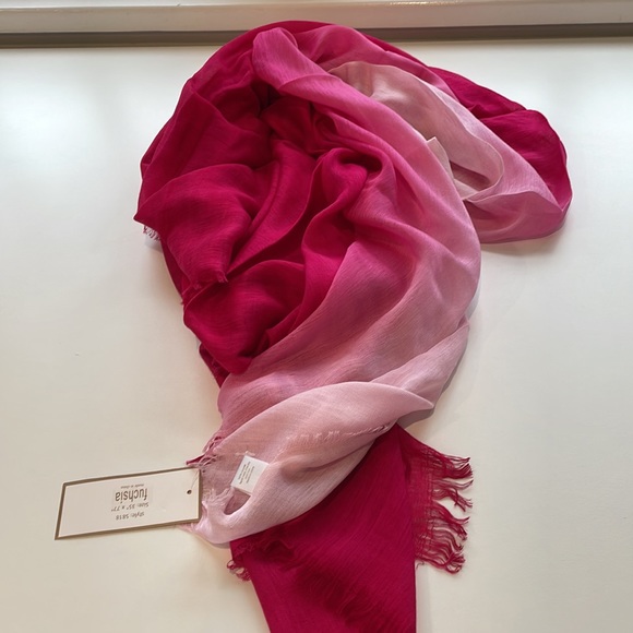 Accessories - Magenta ombré large shawl. NWT